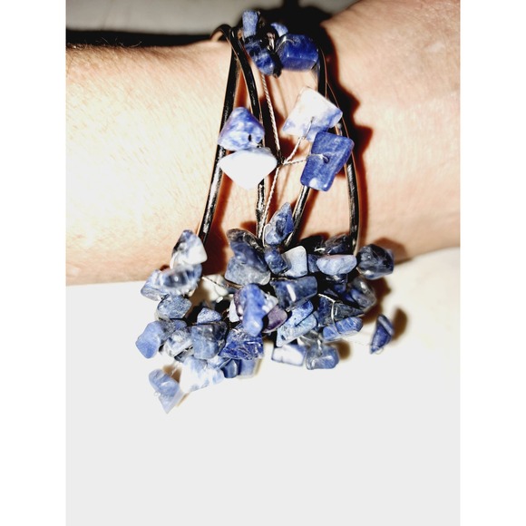 Beautiful Handmade Blue Sodalite chips wire wrapped around Silvertone bracelet - Picture 5 of 6